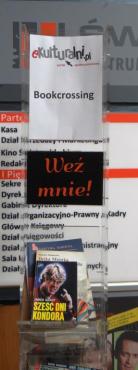 Regał bookcrossingowy w CSE 