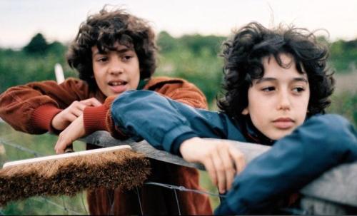 kadr z filmu Kroniki podwórkowe