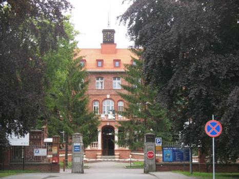 Budowa Szpitala Miejskiego przy obecnej ul. Żeromskiego zakończyła się w 1904 roku, fot. Grzegorz Rembacz - mat. prasowe PTTK