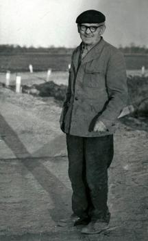 Aleksander Słomiński na polu, fot. archiwum MKL w Węgorzewie 