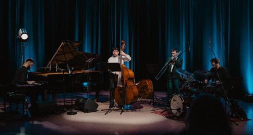 Na foto: Mietek Swinging Band